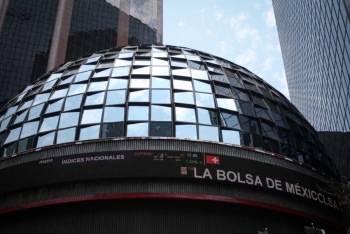 Bolsa mexicana gana 0,26% a 54.422,59 puntos
