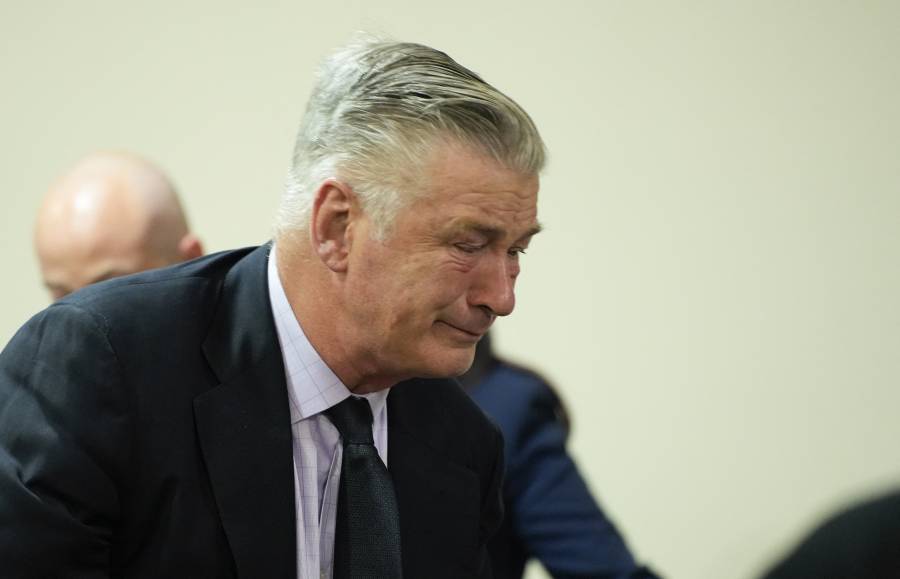 Anulan juicio de Alec Baldwin por homicidio involuntario