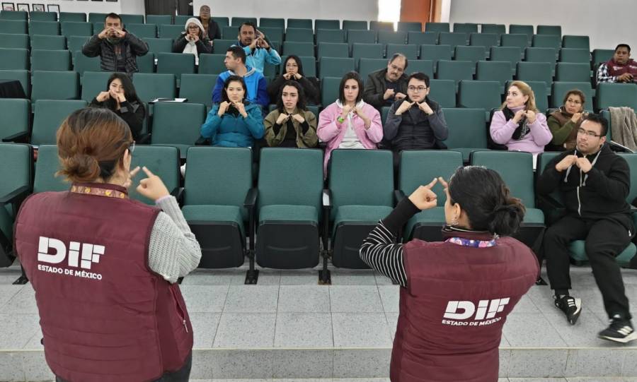 Capacita DIFEM en Lengua de Se&ntilde;as Mexicana a profesionales del Deporte Adaptado
