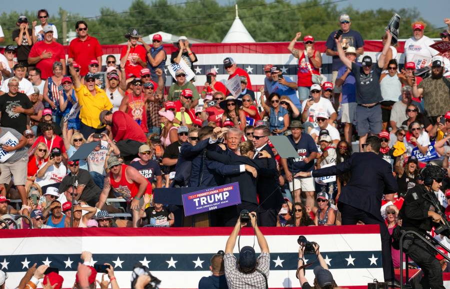 Testigo cuenta que un hombre a su lado muri&oacute; por un disparo en mitin de Trump