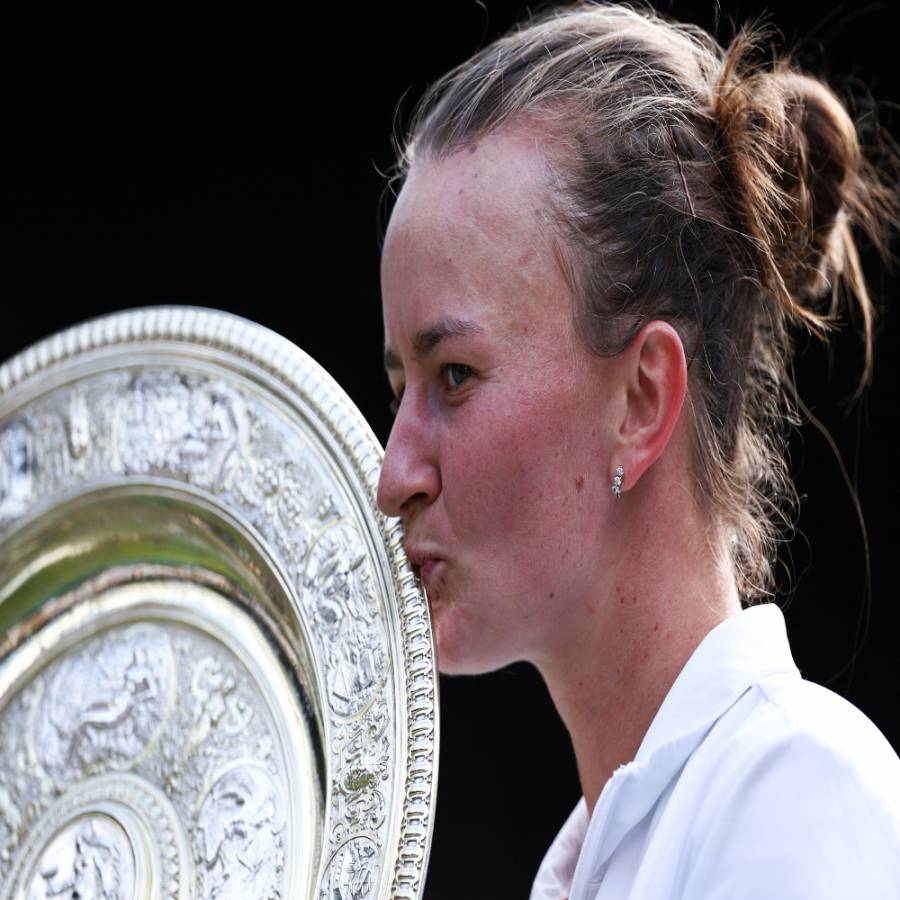 Krejcikova se corona en Wimbledon