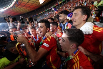 El jugador espa&ntilde;ol Rodri, elegido Mejor Jugador de la Eurocopa-2024