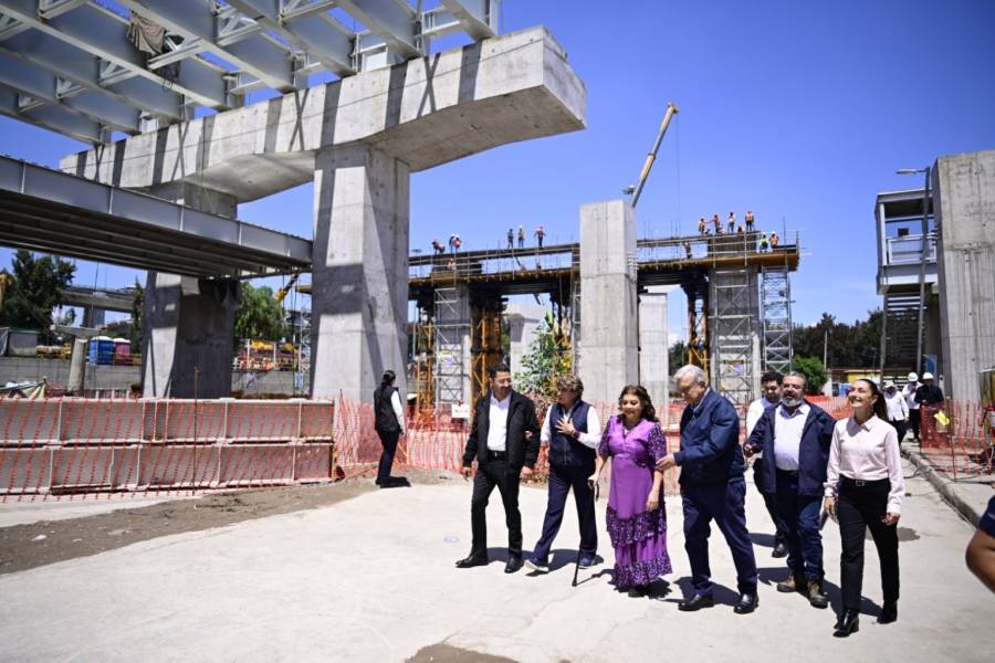 AMLO, Sheinbaum y Delfina G&oacute;mez supervisan obras de movilidad en el Estado de M&eacute;xico