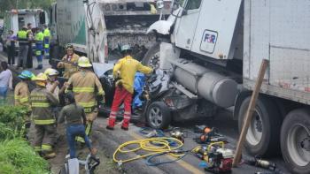 Accidente en la carretera Guadalajara-Morelia deja un muerto y nueve heridos