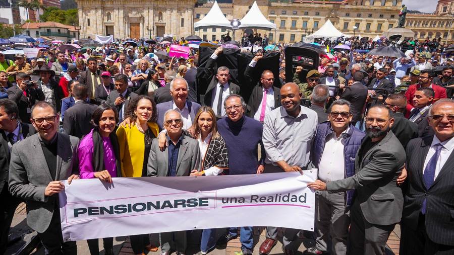 Hemos sacado a millones de colombianos de la pobreza monetaria en 2023, dice Petro
