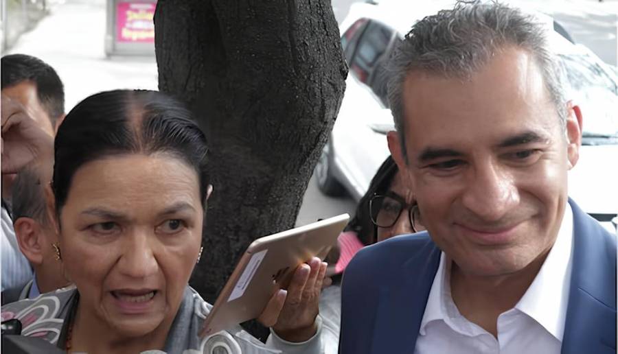 Dulce María Sauri y Enrique Ochoa, alertan “desaparición” del PRI por decisiones de “Alito”