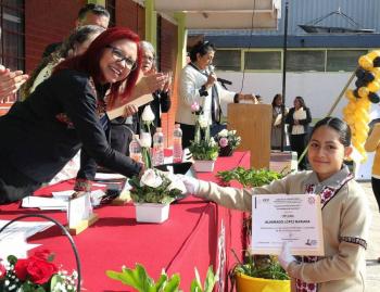 Concluyen 24 millones de estudiantes el ciclo escolar 2023-2024