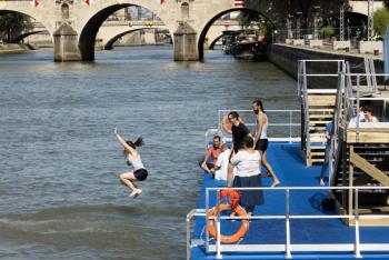 Nataci&oacute;n en el Sena: una tradici&oacute;n parisina resucitada con motivo de los Juegos Ol&iacute;mpicos