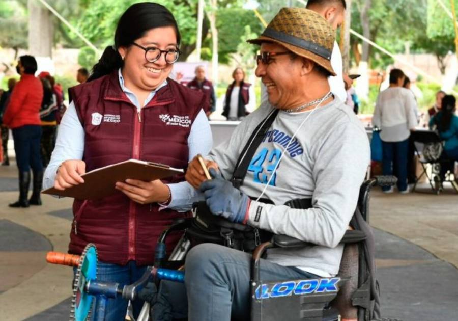 Sistema Nacional DIF y DIFEM entregan credencial nacional para personas con discapacidad