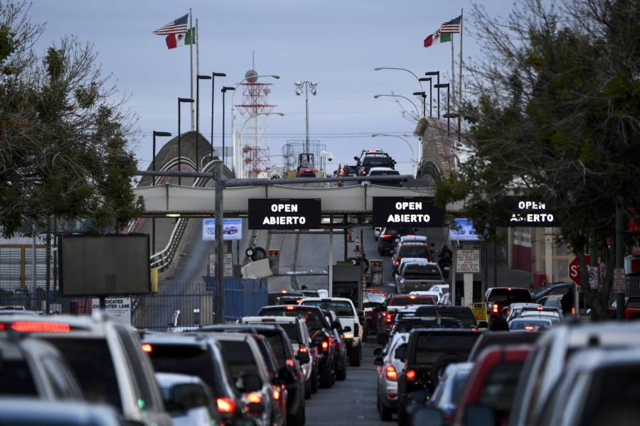 Apag&oacute;n inform&aacute;tico provoca caos en cruces internacionales en Chihuahua