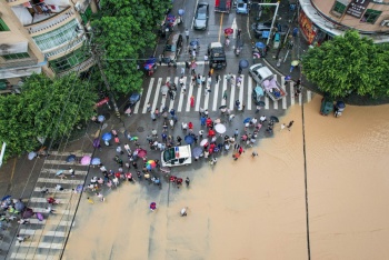 China devastada por lluvias torrenciales: Al menos 20 muertos y decenas de desaparecidos