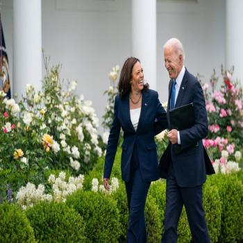 Biden renuncia a su candidatura y apoya a Kamala Harris para suplirlo