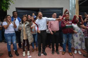 Entrega Mart&iacute; Batres vivienda nueva a 73 familias en Miguel Hidalgo