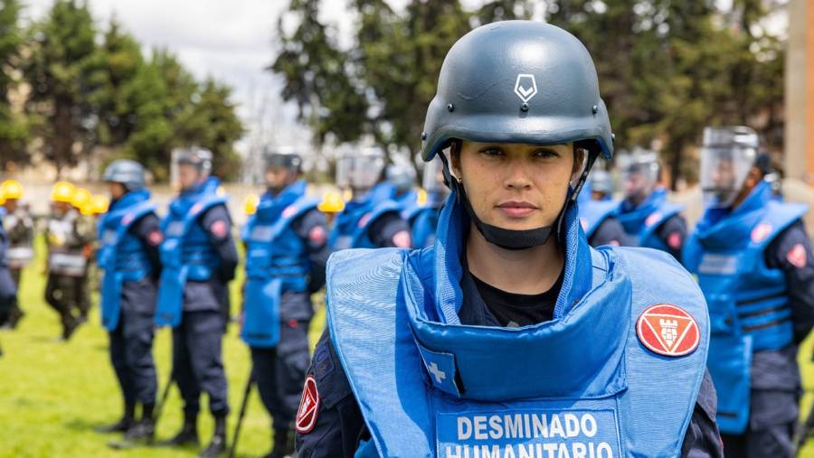 Nayd&uacute; Ben&iacute;tez, la cabo segundo que despeja los campos de minas antipersonal: orgullo colombiano en el Desfile del 20 de Julio