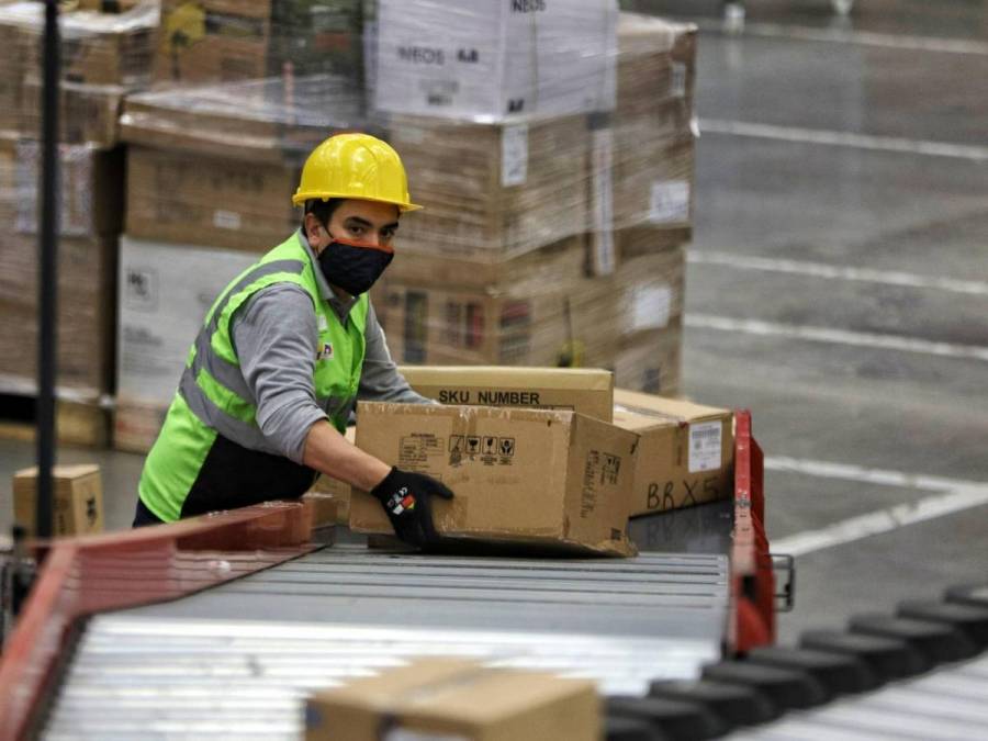 Petro llama al Congreso a reducir la jornada laboral a 40 horas semanales