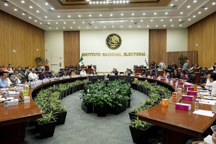 INE acepta reducir multas a partidos políticos