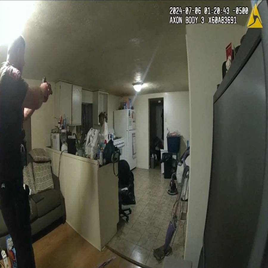 Imágenes de cámaras muestran a policía disparando a una mujer desarmada en EEUU