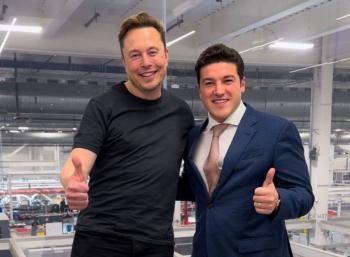 Elon Musk pausa construcci&oacute;n de planta de Tesla en M&eacute;xico