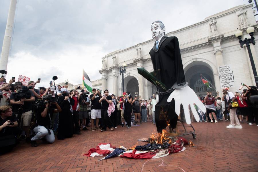 Manifestantes contra la guerra en Gaza se enfrentan a la policía en Washington