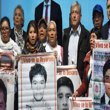 Sin pruebas sobre participaci&oacute;n del Ej&eacute;rcito en caso Ayotzinapa, dice AMLO, y acusa de mentir a Anabel Hern&aacute;ndez