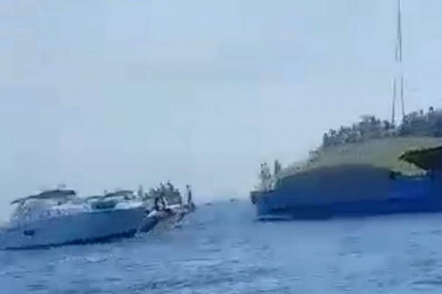 Yate choca con ferry en Isla Mujeres: Pasajeros resultan ilesos