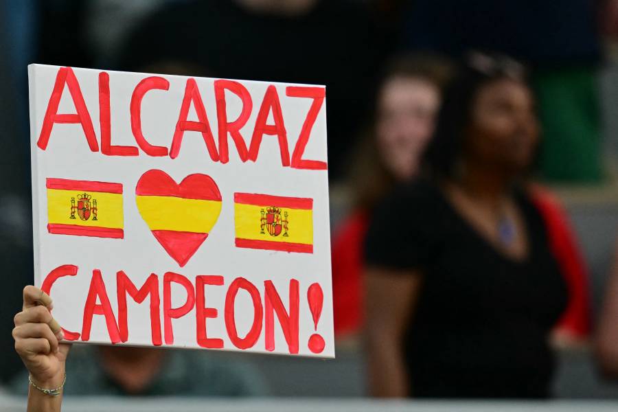 Alcaraz se sobrepone al susto de la lesi&oacute;n y alcanza los octavos de final de los Juegos Ol&iacute;mpicos