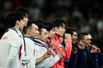 Jap&oacute;n se lleva el oro ol&iacute;mpico en gimnasia masculina tras el tropiezo de China en el final