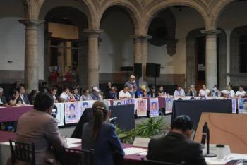 “Necesitamos que la nueva presidenta se comprometa con el caso”, pide abogado de los padres de Ayotzinapa