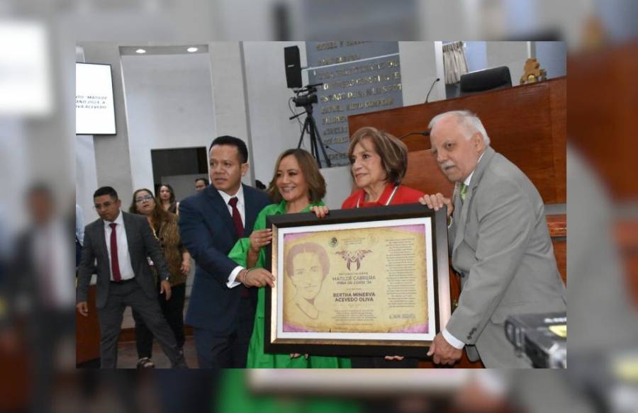 Reconocen a la Dra. Bertha Minerva Acevedo Oliva con la Presea 'Matilde Cabrera Ipiña de Corsi' 2024