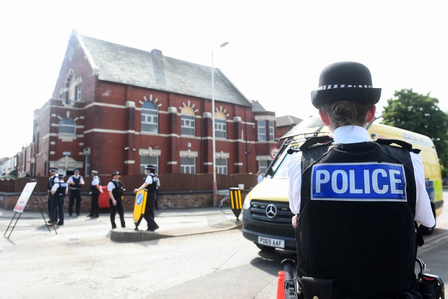 La policía del Reino Unido se prepara para más violencia después de que un ataque con cuchillo a unos niños provocara disturbios