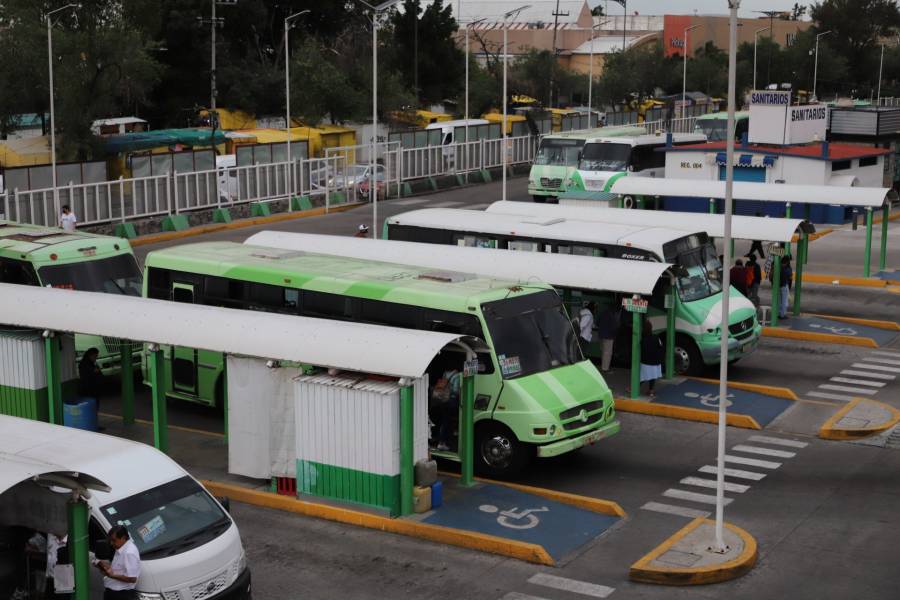 Accidente de transporte público en Iztapalapa deja nueve heridos