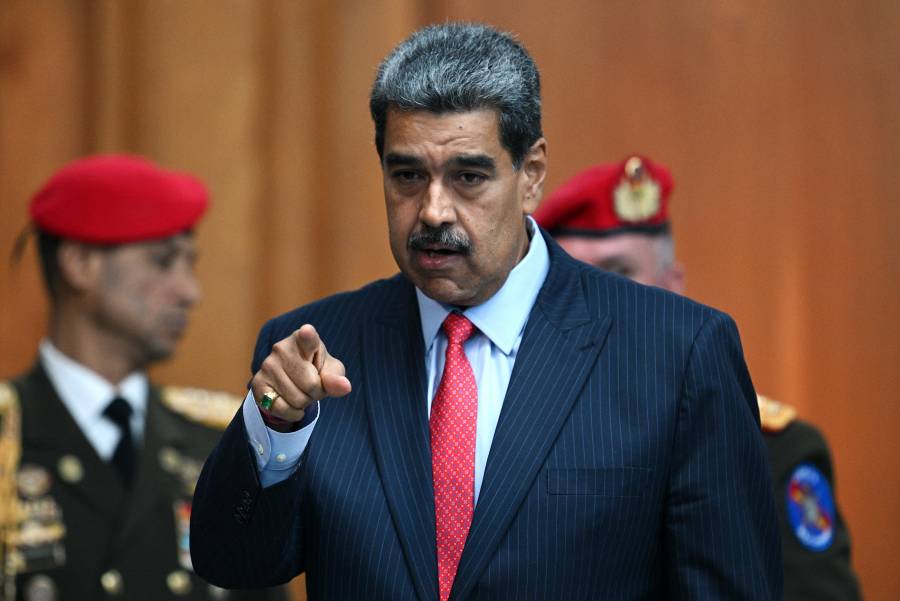 Maduro promete entregar actas de votaci&oacute;n y dice que opositores deben estar 