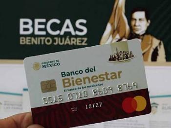 Reanuda SEP entrega de tarjetas del Bienestar para beneficiarios de Becas Benito Ju&aacute;rez