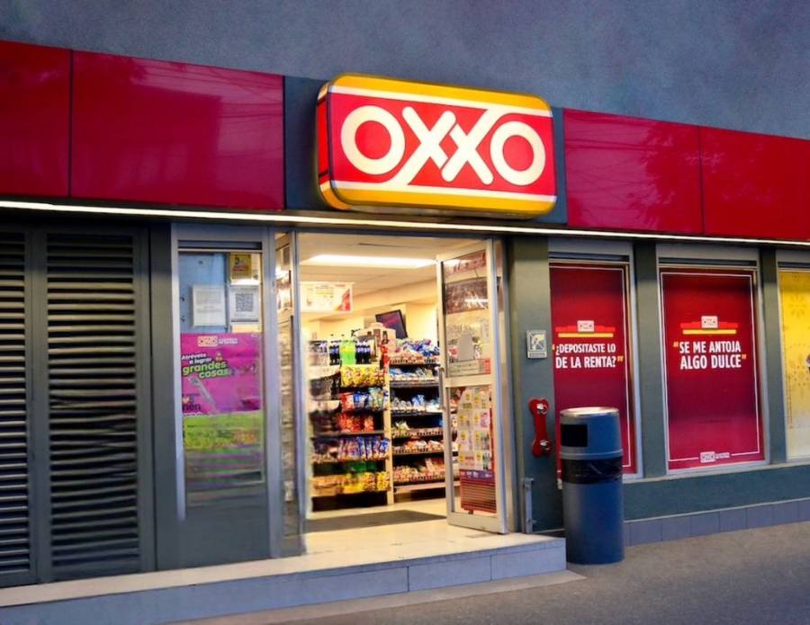 Tiendas Oxxo reabren en Nuevo Laredo
