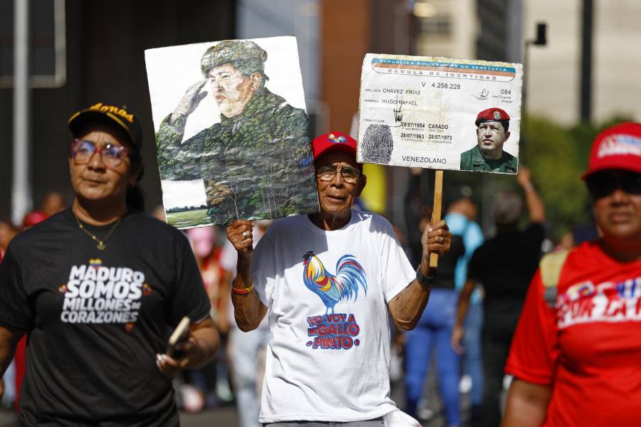 Miles de personas protestan en Venezuela por victoria de Maduro