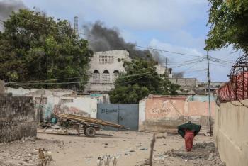 El n&uacute;mero de muertos asciende a 37 tras los ataques de Al Shabaab en la playa de Mogadiscio