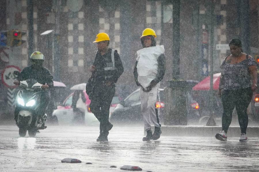 Evacuación parcial en el Golfo de Florida ante el avance de la Tormenta Tropical Debby