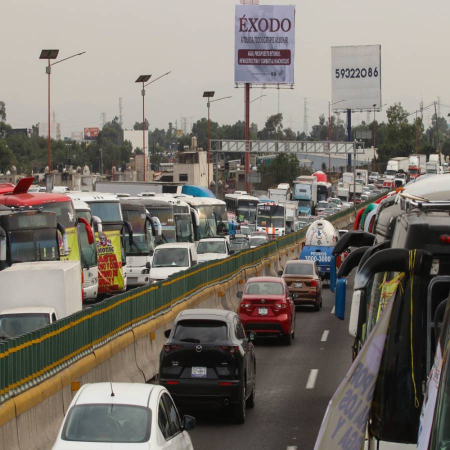 Manifestantes bloquean la carretera M&eacute;xico-Pachuca