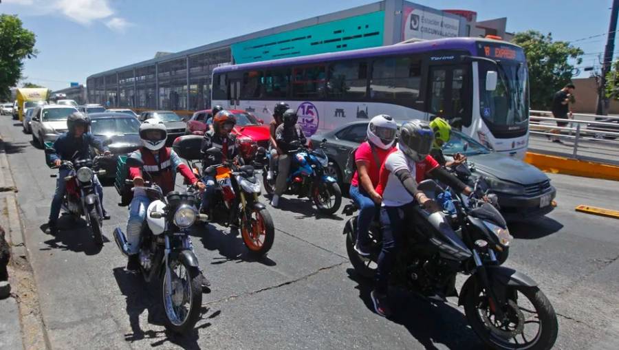 Detienen a 35 motociclistas por realizar arrancones en Iztapalapa