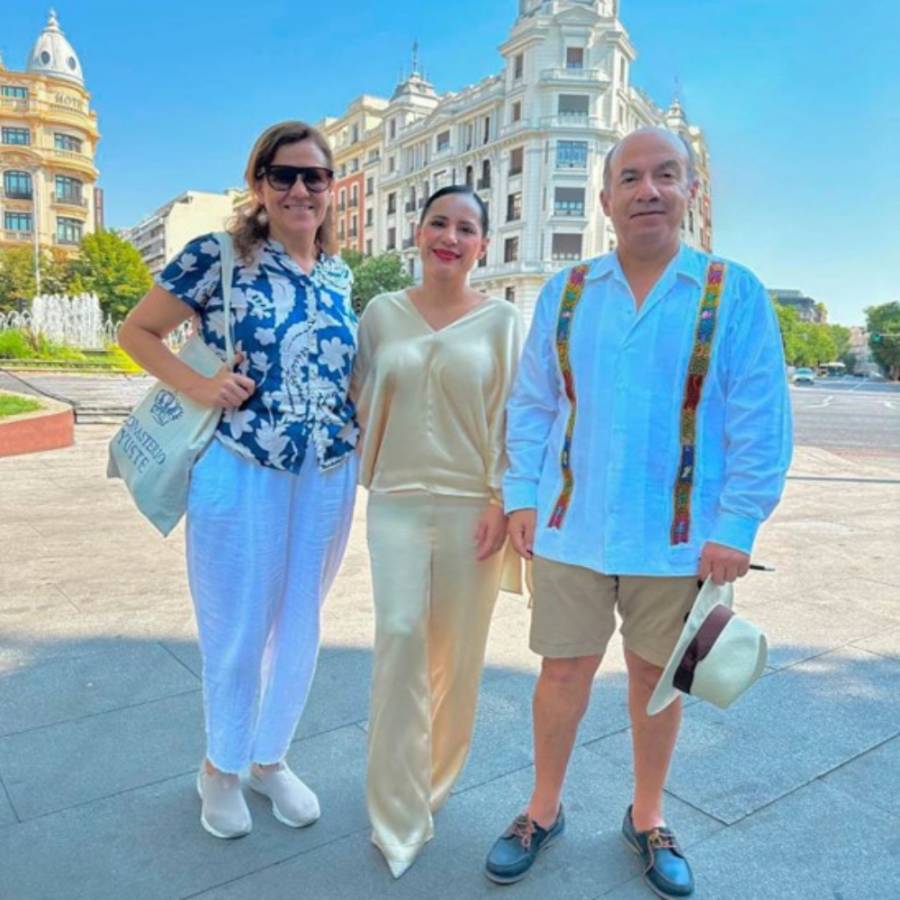 Sandra Cuevas y Felipe Calderón se reúnen en España