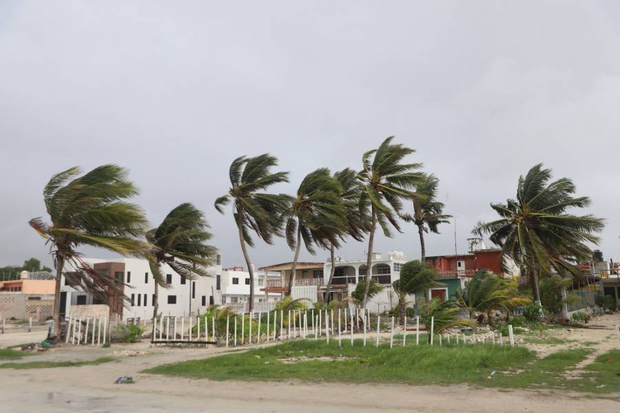 Se forma tormenta tropical Fabio en el Pacífico; emiten alertas por lluvias y vientos fuertes en cuatro estados