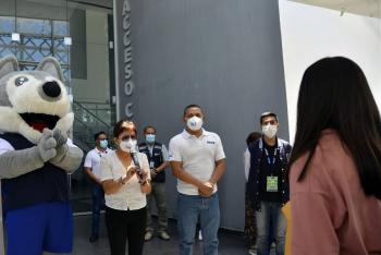 En la Arena BUAP, Lilia Cedillo da la bienvenida a estudiantes que se suman a la comunidad universitaria