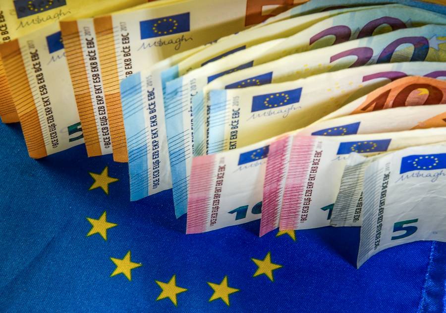Las bolsas europeas revierten ganancias y se ti&ntilde;en de rojo mientras esperan la apertura de Wall Street