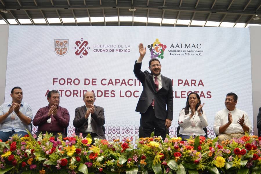 Martí Batres pide a autoridades locales electas a continuar con el espíritu de la 4T