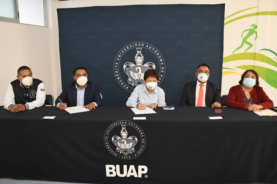 BUAP y Junta Auxiliar de San Pedro Zacachimalpa firman Carta de Intención
