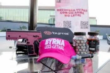 Arma de defensa personal en Tijuana causa sensaci&oacute;n entre las mujeres