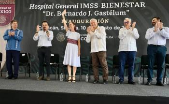 Claudia Sheinbaum se re&uacute;ne con trabajador del Poder Judicial durante su visita a la Ciudad de las Artes Ind&iacute;genas