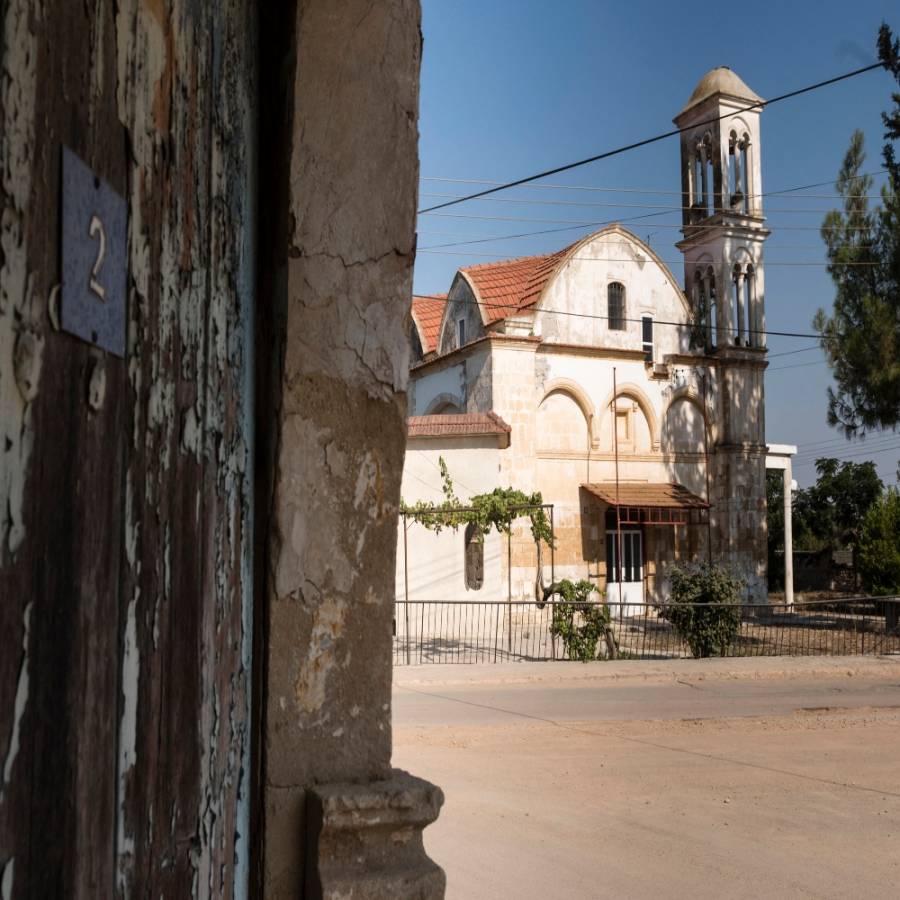 Joven hiere con cuchillo al menos a cinco personas en jardín de una mezquita en Turquía