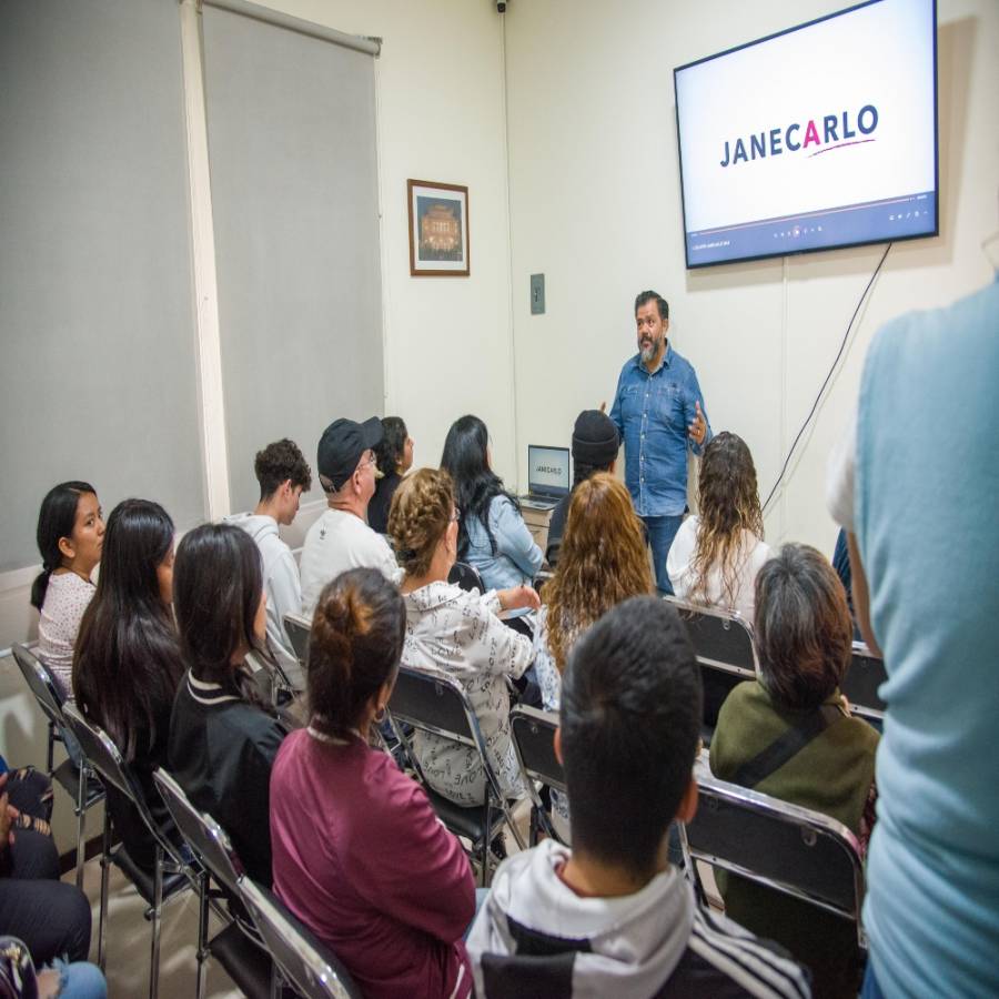 Llega a la GAM el noveno becat&oacute;n para niveles de prepa y universidad