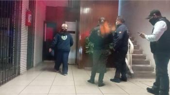 Tragedia en Coyoac&aacute;n: hombre fallece y mujer resulta herida tras caer al vac&iacute;o en elevador